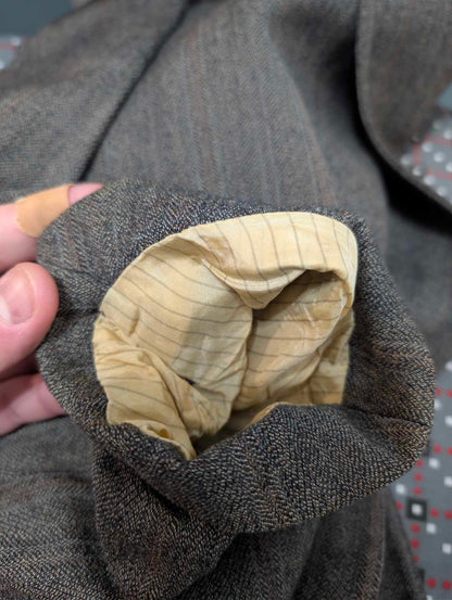 Toller graubrauner Wollanzug