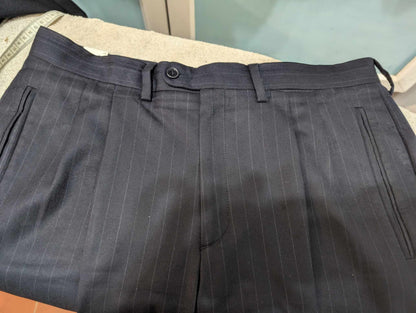 Méchant costume pinstripe en laine