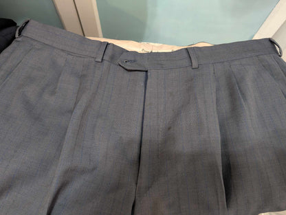 Fabuleux costume croisé a rayure en laine légère