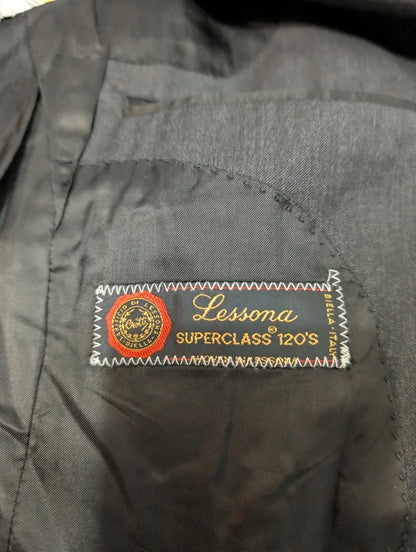 Klassischer grauer Wollanzug