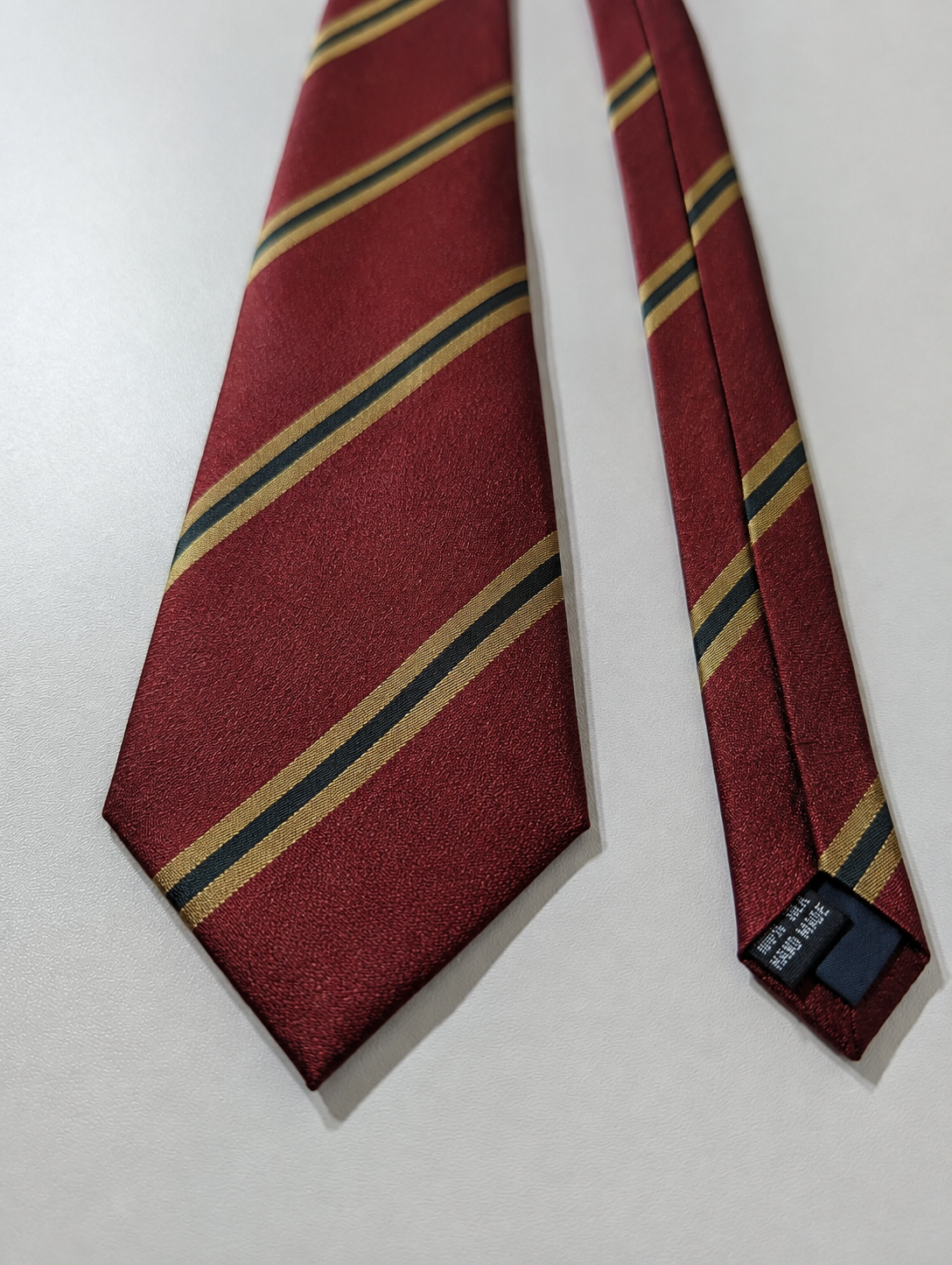 Red striped silk tie