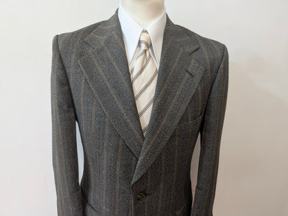 Costume gris à rayure