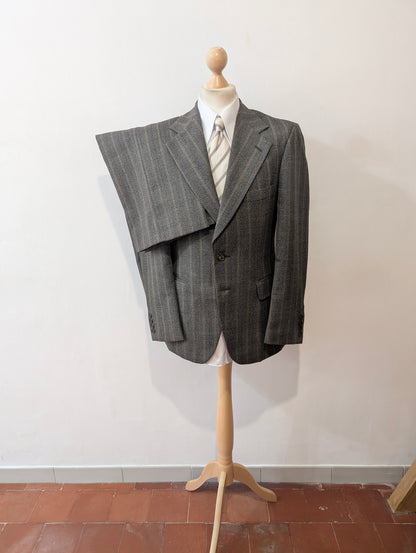 Costume gris à rayure