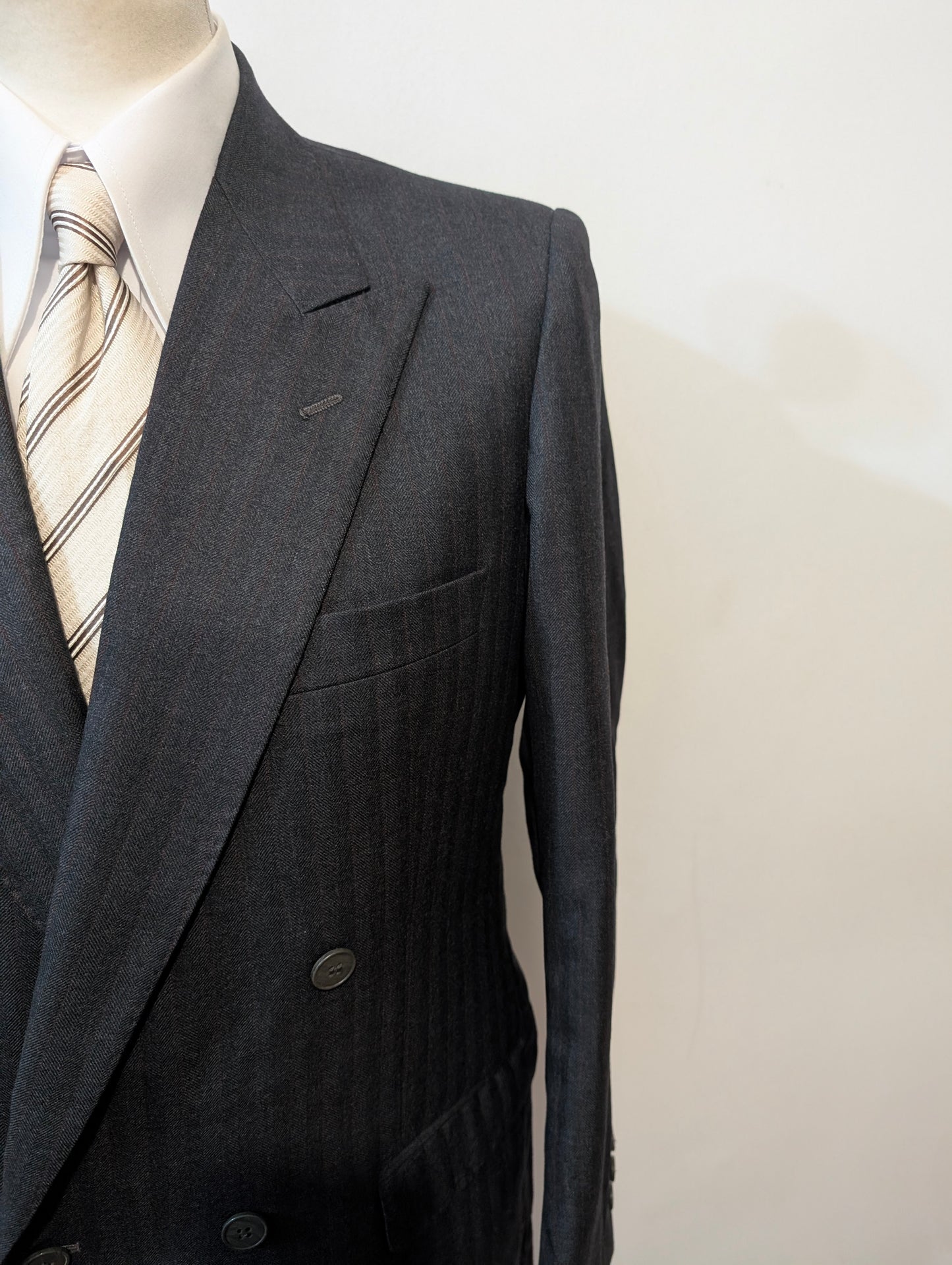 Costume croisé pinstripe en laine