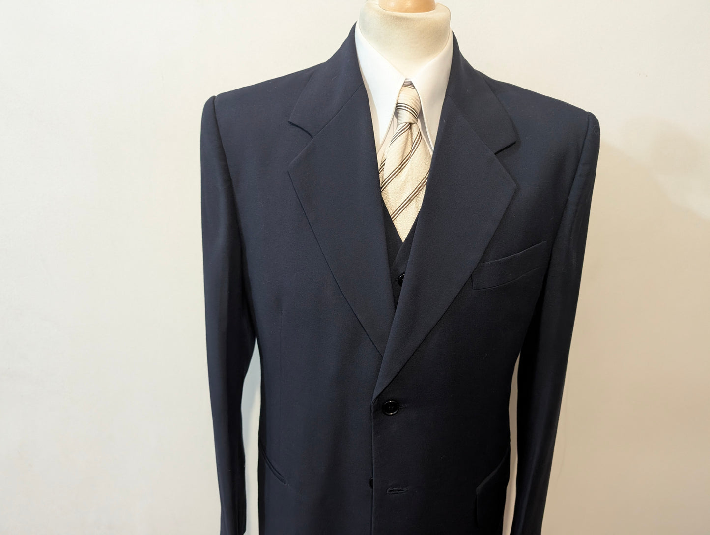 Costume 3 pièces bleu marine en laine froide