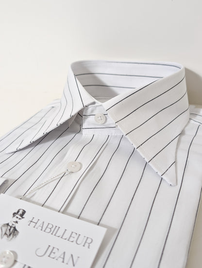 Chemise à rayures noires