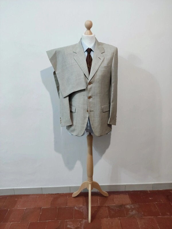 Grey/beige wool suit