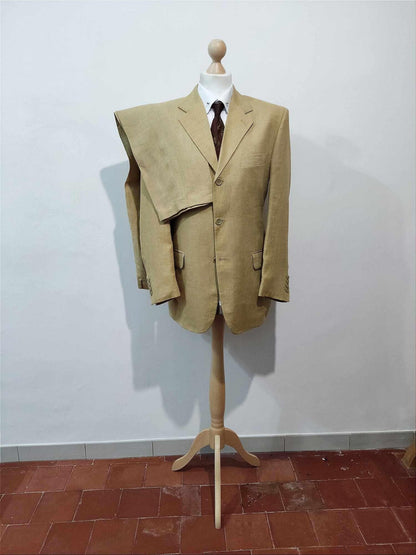 Lumineux costume en lin